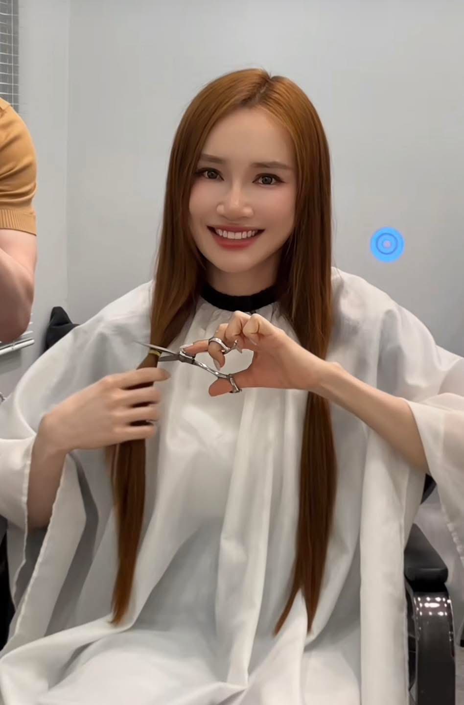 Nhã Phương bị chỉ trích